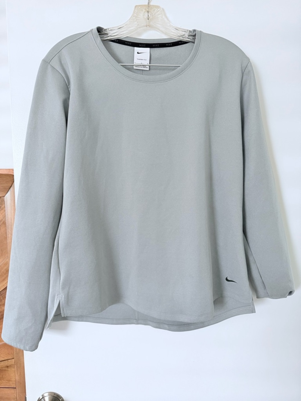 Nike Women’s Light Gray Crewneck Sweatshirt with Swoosh